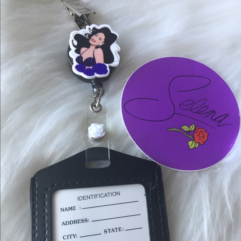 Selena ID holder